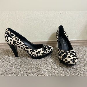 WHITE HOUSE BLACK MARKET Black White Calf Hair Pony Cutout Heels Pumps Size 8